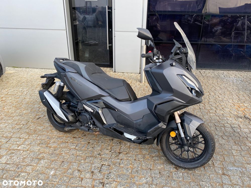 Honda ADV350 - 1