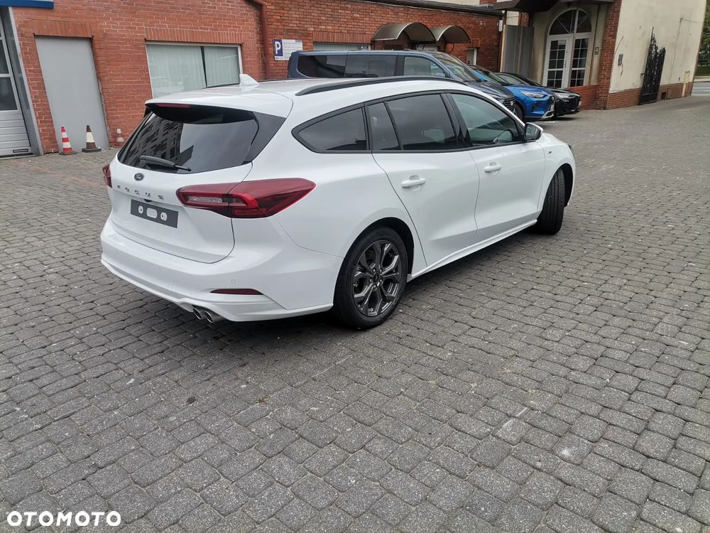 Ford Focus 1.0 EcoBoost mHEV ST-Line X - 2