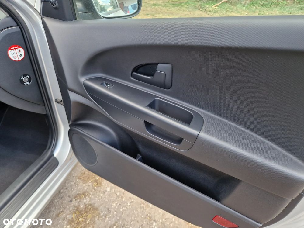 Kia Ceed - 25