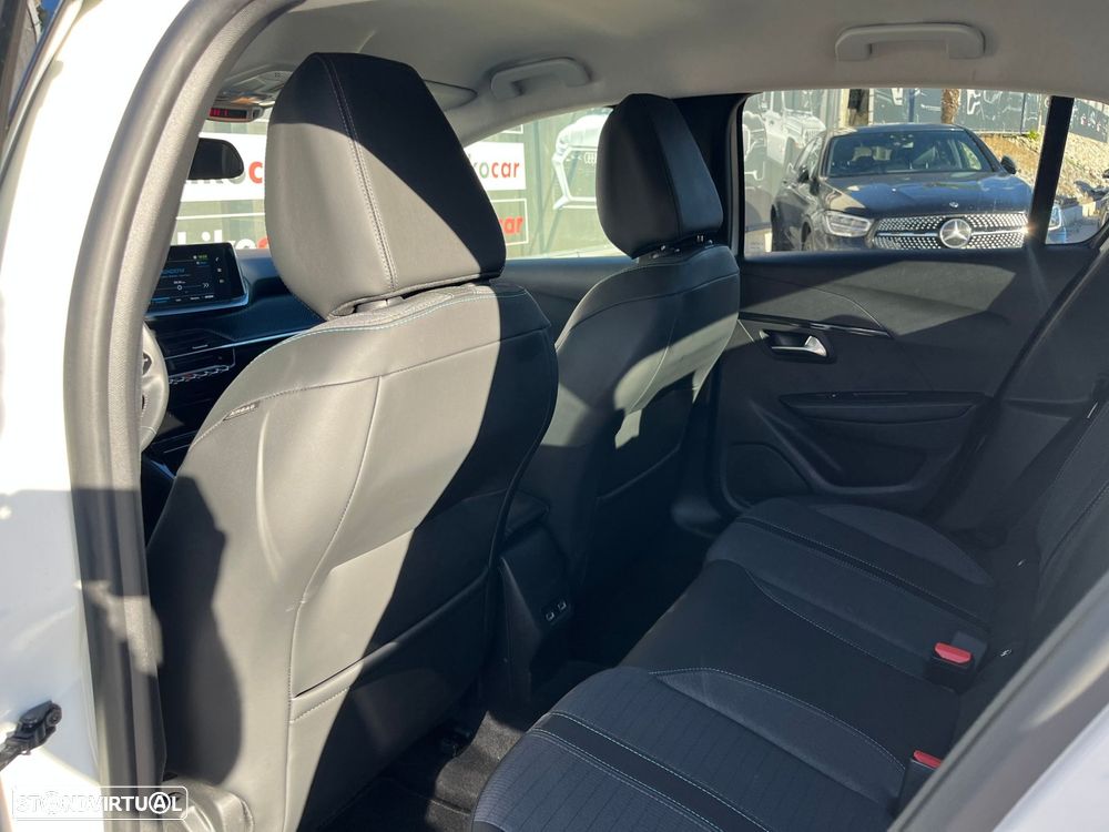 Peugeot e-208 Allure - 42
