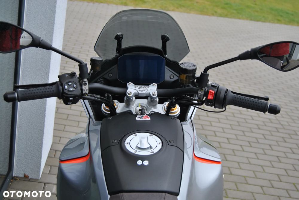 Moto Guzzi V100 Mandello - 7