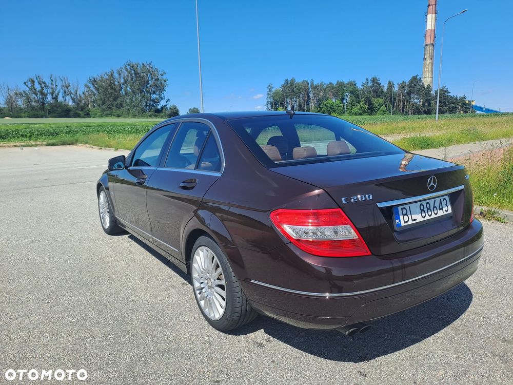 Mercedes-Benz Klasa C 200 CDI DPF (BlueEFFICIENCY) 7G-TRONIC Avantgarde - 4