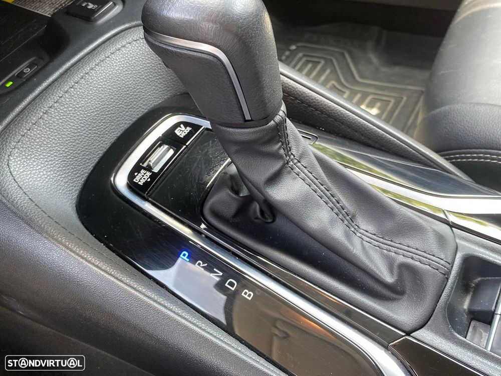Toyota Corolla SD 1.8 Hybrid Luxury - 16