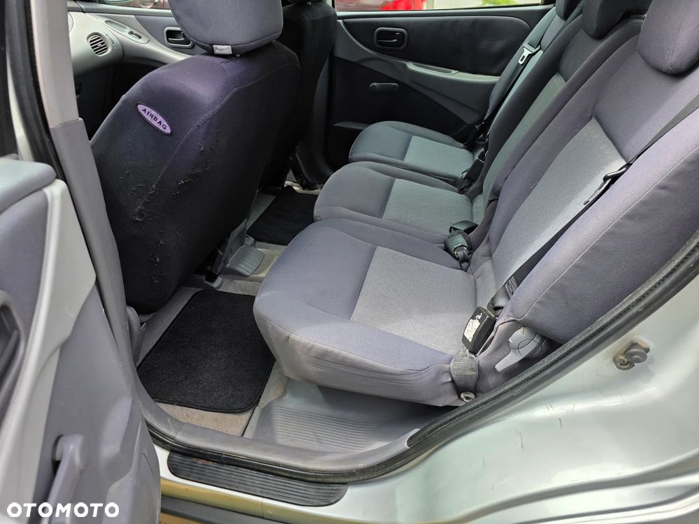 Nissan Almera Tino 1.8 Acenta - 11