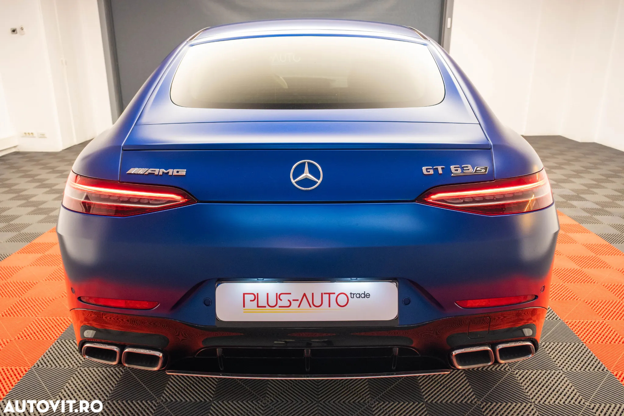 Mercedes-Benz AMG GT-S 63 4MATIC+ - 14