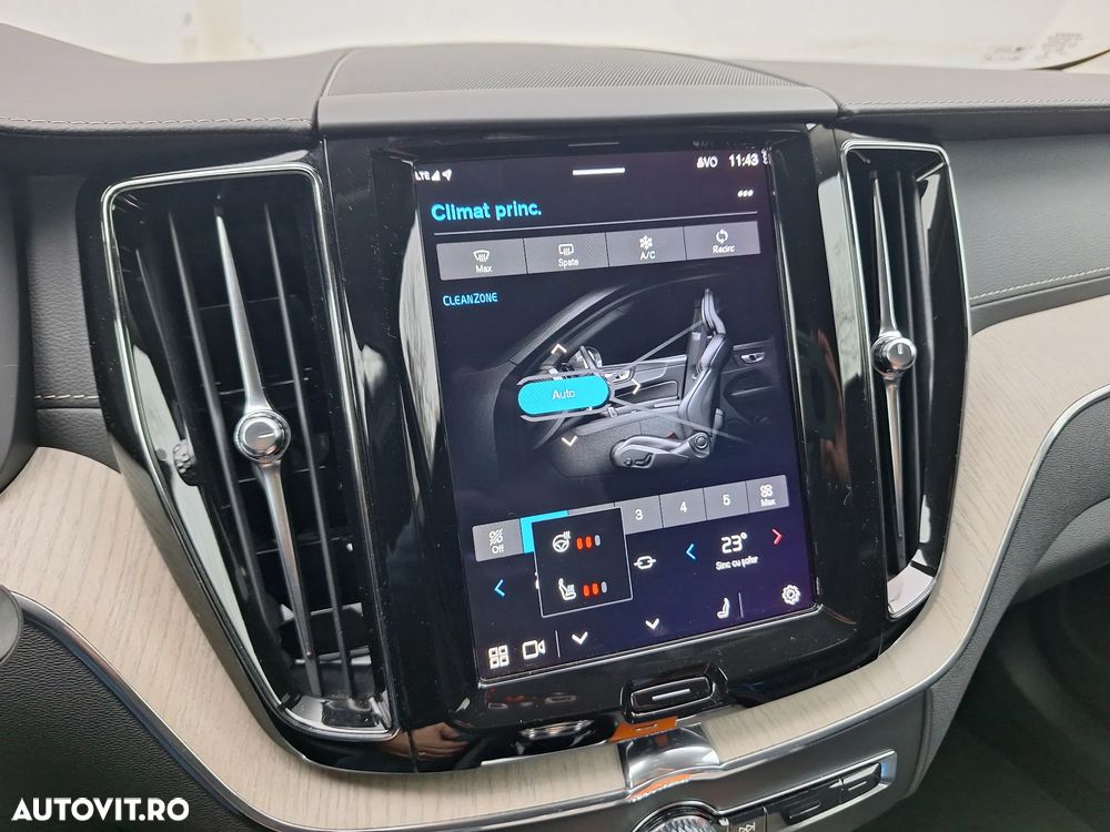 Volvo XC 60 B5 D AWD Geartronic Inscription - 34