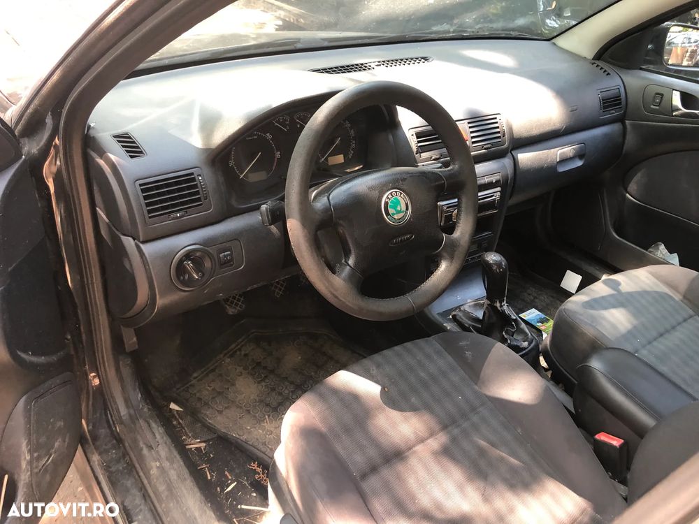 Dezmembrez Skoda Octavia 1 tour negru diesel 2006 - 8