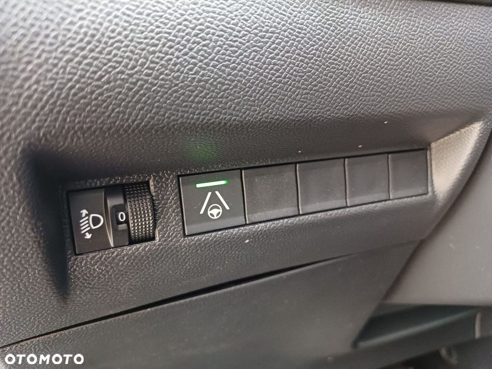 Peugeot 2008 - 24