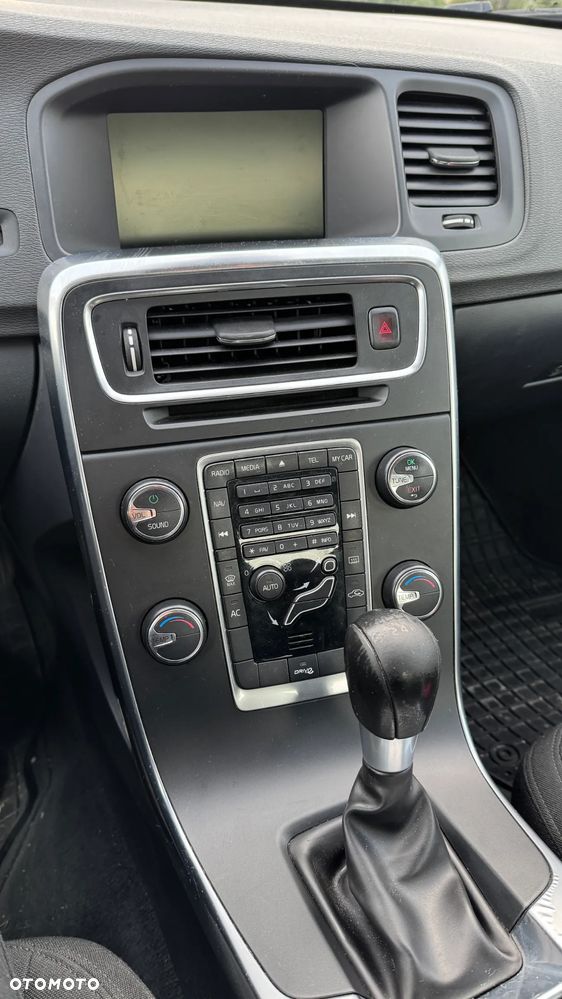 Volvo S60 D2 Momentum - 14