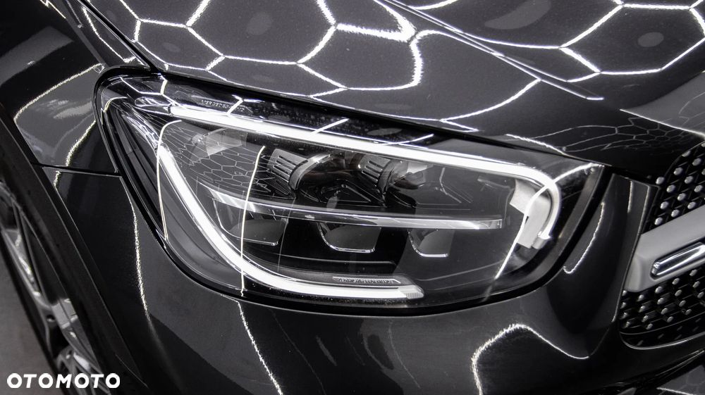 Mercedes-Benz GLC 300 e 4-Matic AMG Line - 9