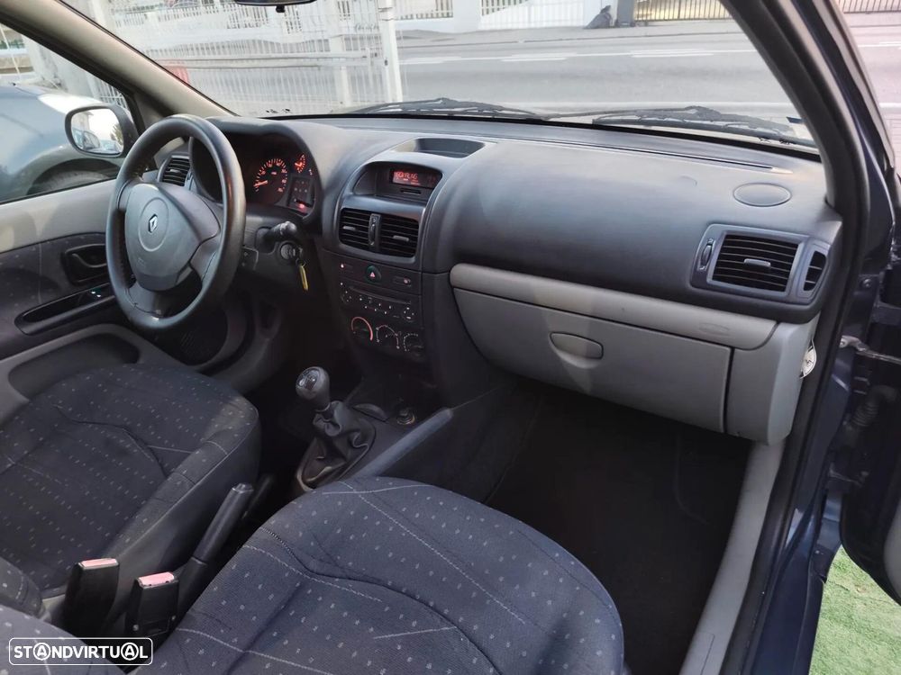 Renault Clio 1.2 16V Dynamique - 12