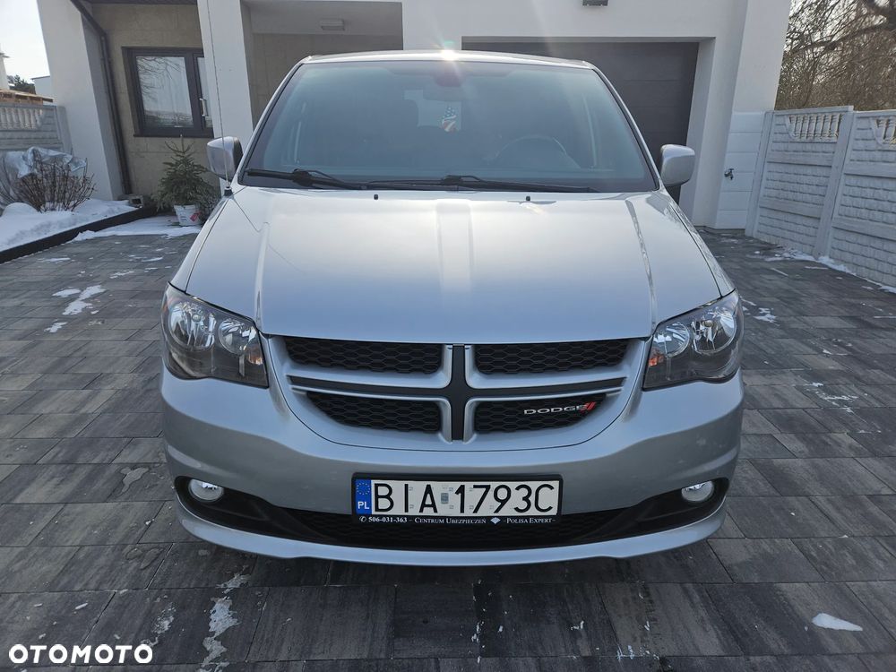 Dodge Grand Caravan 3.6 R/T - 8