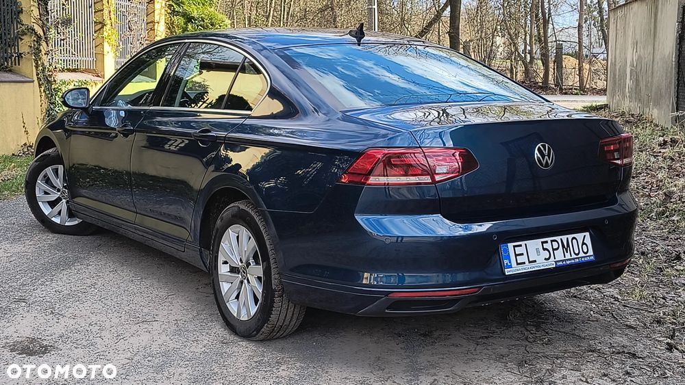 Volkswagen Passat - 2
