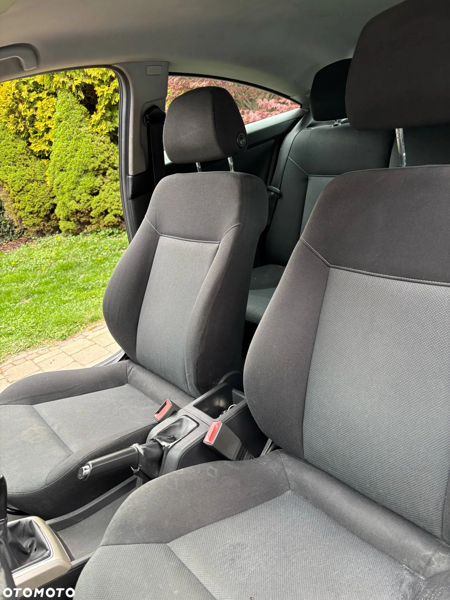 Opel Astra III GTC 1.6 Cosmo - 10