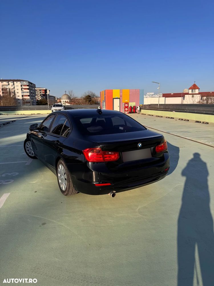 BMW Seria 3 318d - 5