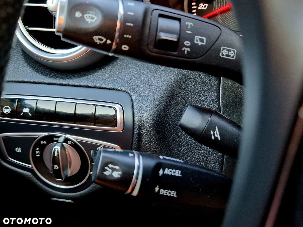 Mercedes-Benz GLC 300 4Matic 9G-TRONIC Exclusive - 19