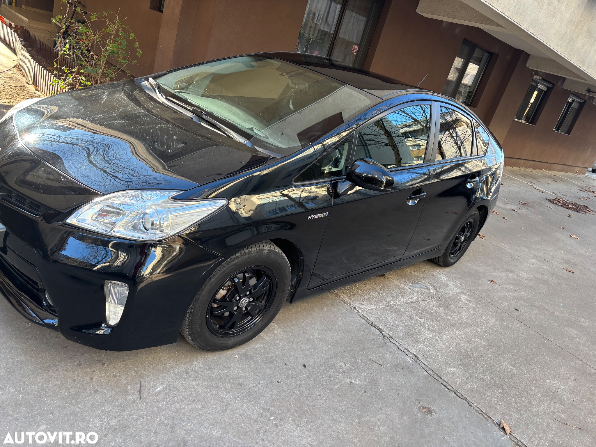 Toyota Prius (Hybrid) - 2