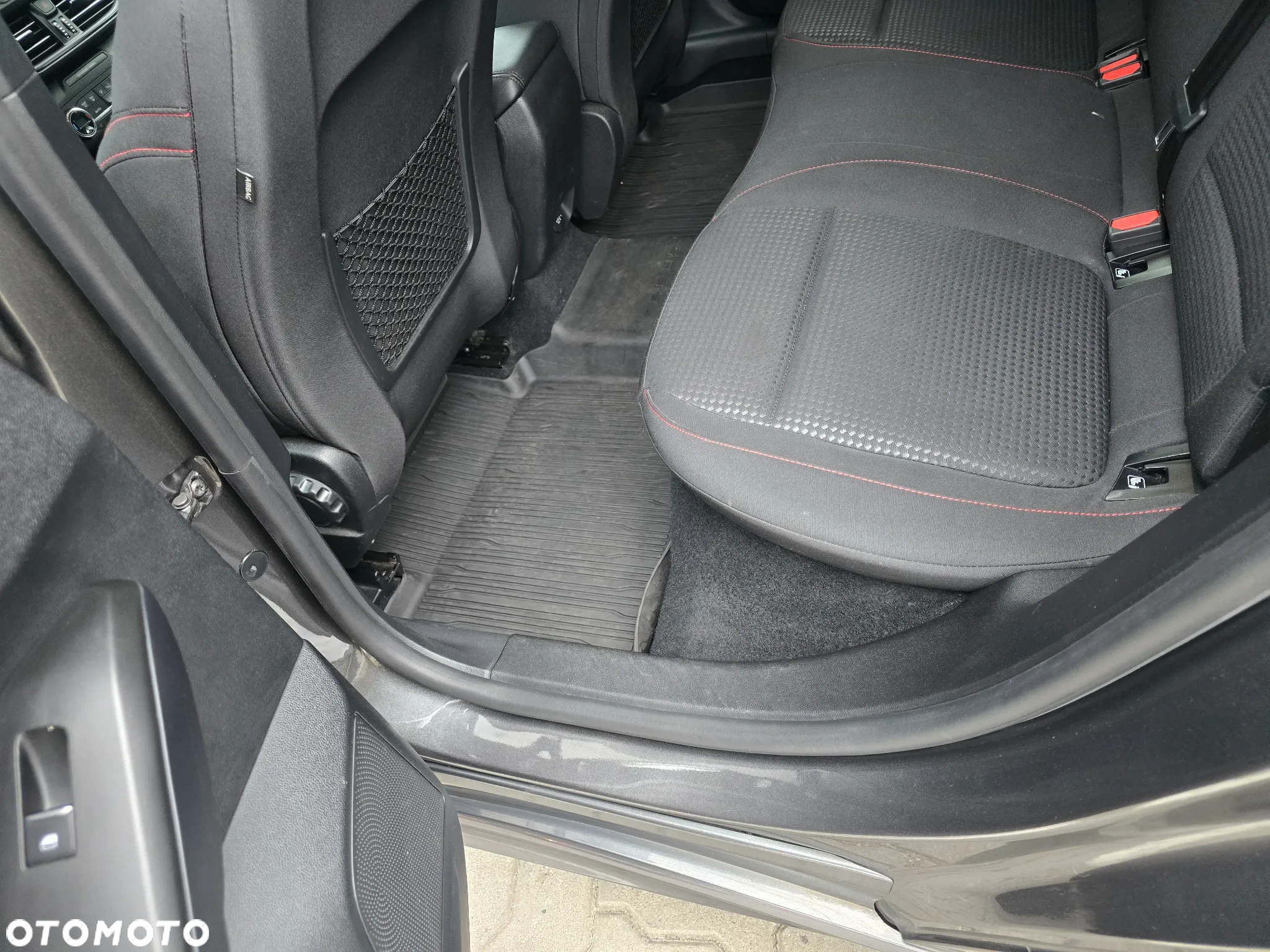 Ford Focus 1.0 EcoBoost ST-Line - 10