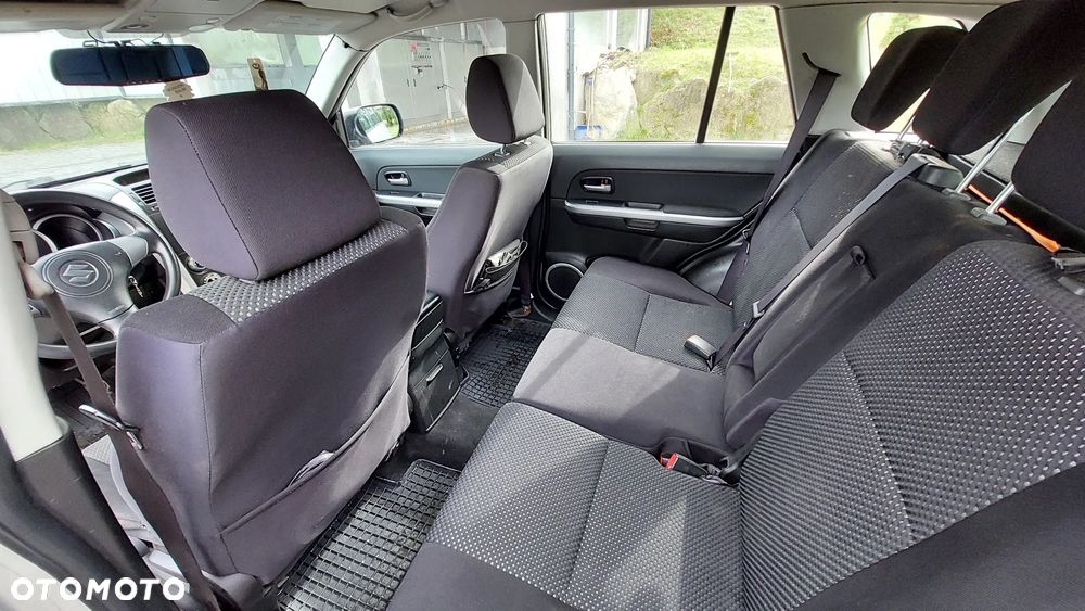 Suzuki Grand Vitara 2.0 - 8