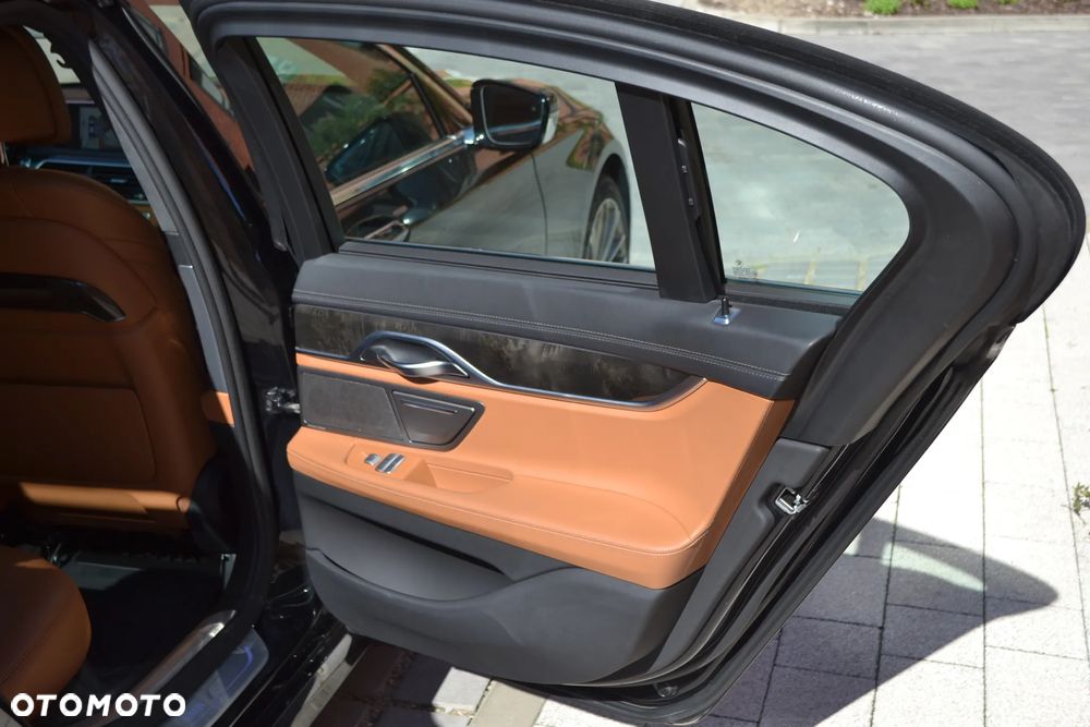 BMW Seria 7 730d xDrive - 9