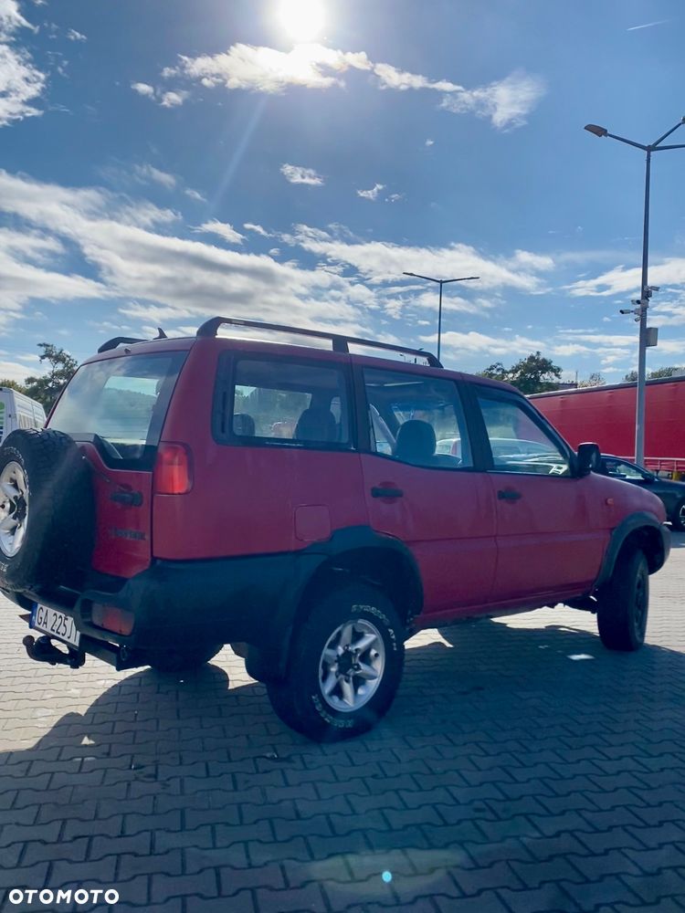 Nissan Terrano II 2.4 S - 4