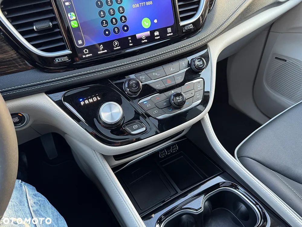 Chrysler Pacifica - 37