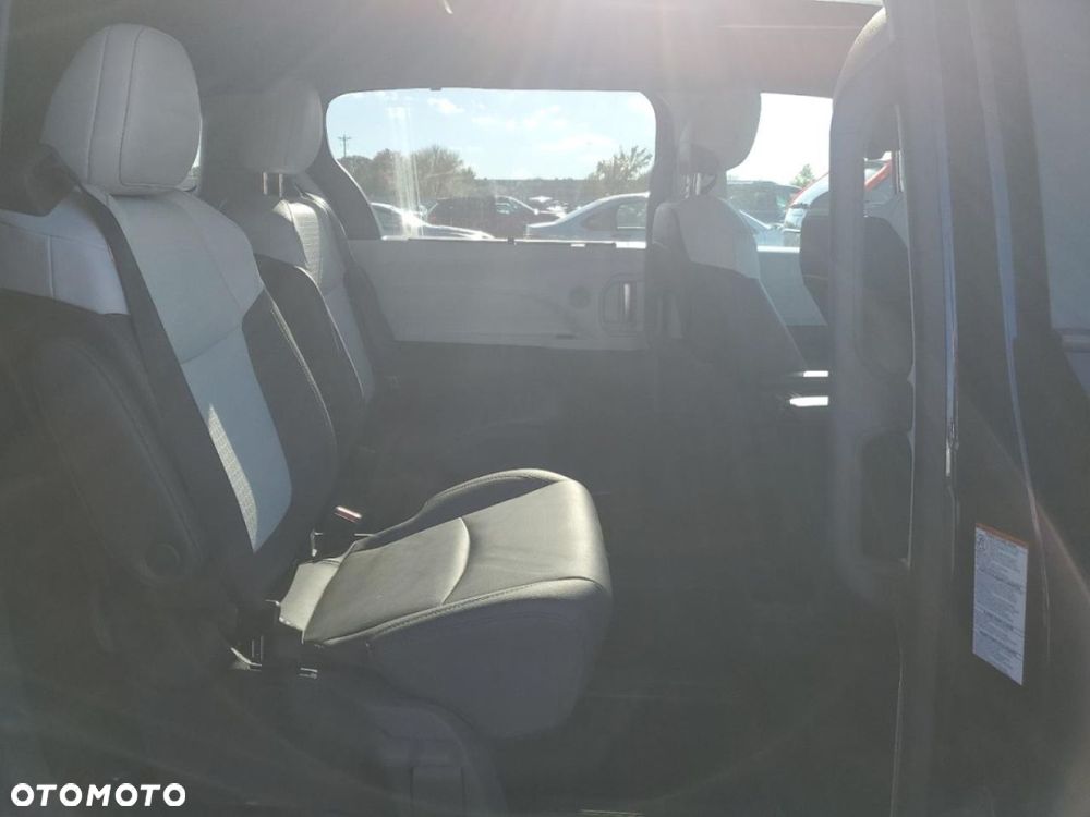 Toyota Sienna - 10