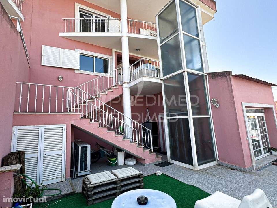 Moradia com 6 assoalhadas em local muito sossegado e perto das praias - Grande imagem: 3/40