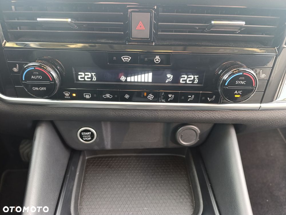 Nissan Qashqai 1.3 DIG-T MHEV N-Connecta Xtronic - 17