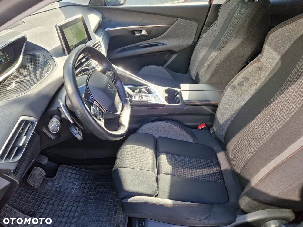 Peugeot 3008 1.2 PureTech Active S&S EAT6 - 17
