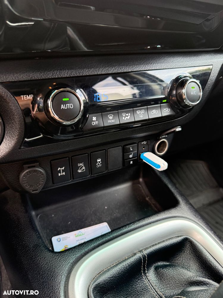 Toyota Hilux 4x4 Double Cab Executive - 14