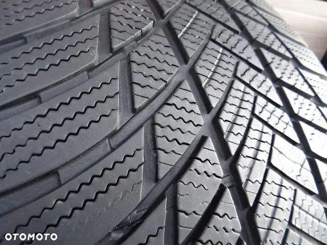 265/50/R19 110H RSC BRIDGESTONE BLIZZAK LM001 - 4