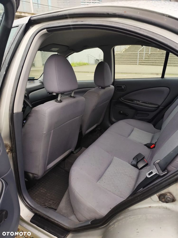 Nissan Almera - 19