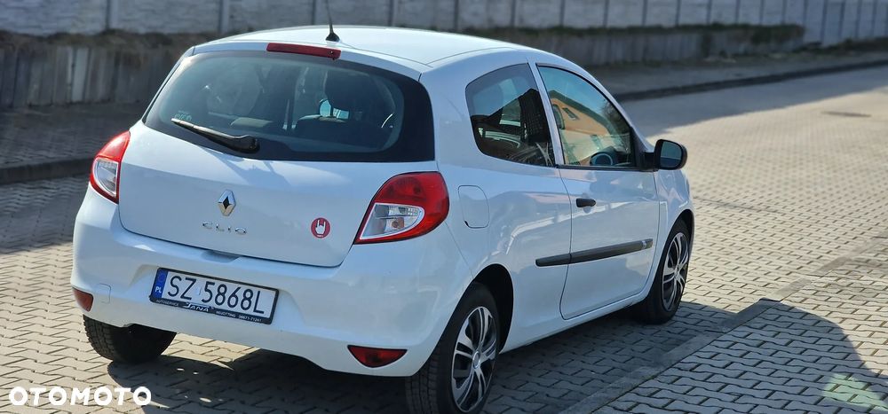 Renault Clio 1.2 16V 75 Expression - 7