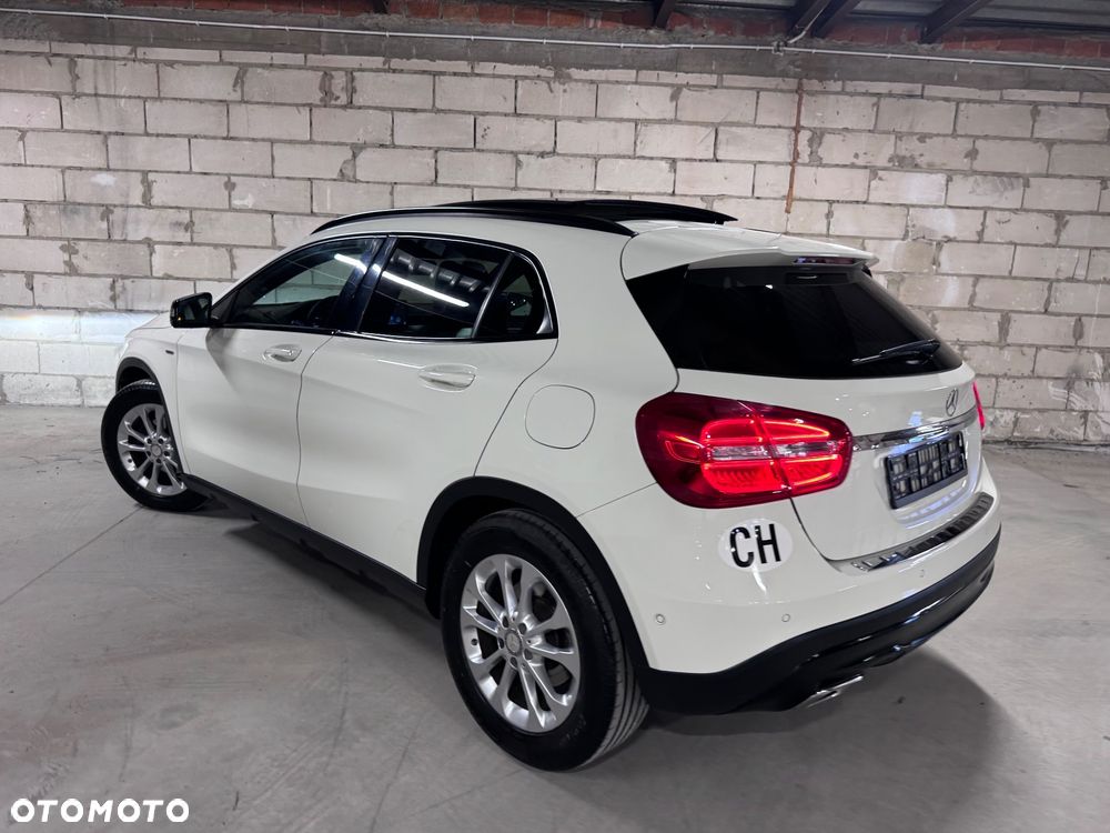 Mercedes-Benz GLA 200 7G-DCT Edition 1 - 14
