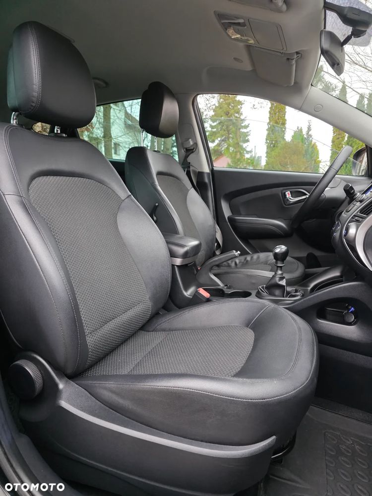 Hyundai ix35 blue 1.6 2WD Finale Gold - 24