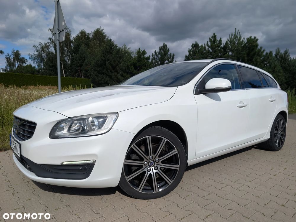 Volvo V60 D3 Geartronic Summum - 1