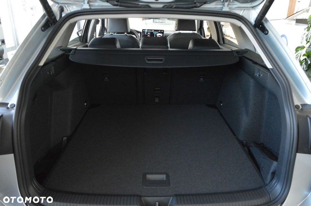 Volkswagen Golf Variant 1.5 eTSI mHEV Life Plus DSG - 27