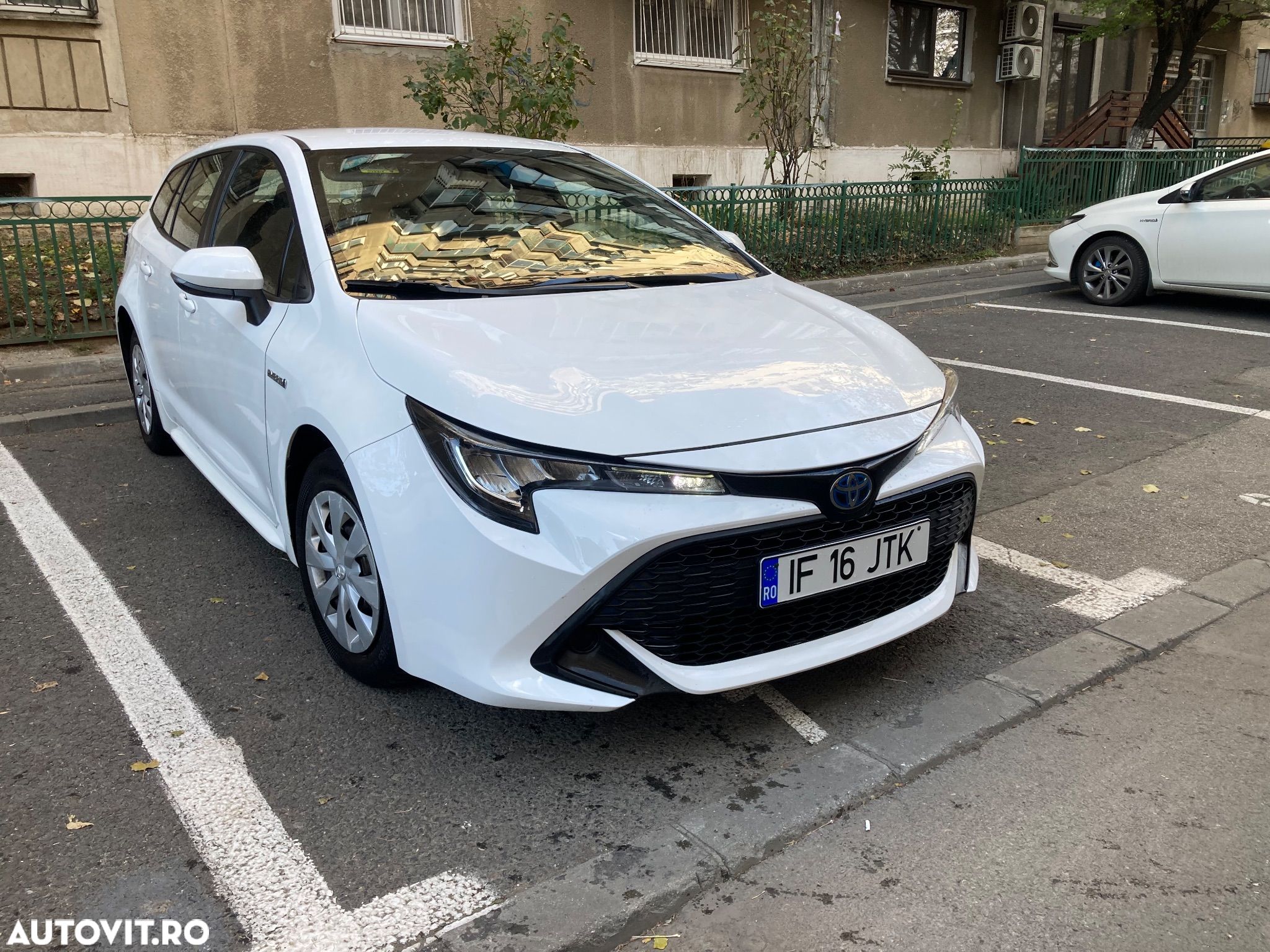 Toyota Corolla 1.8 HSD Business - 1