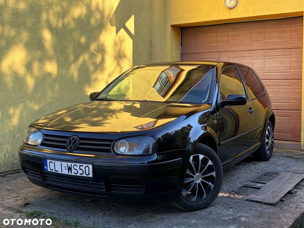 Volkswagen Golf - 1