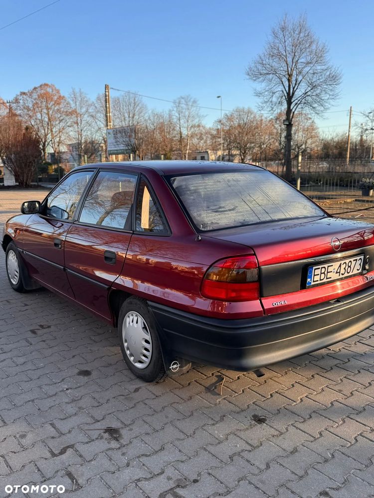 Opel Astra - 4