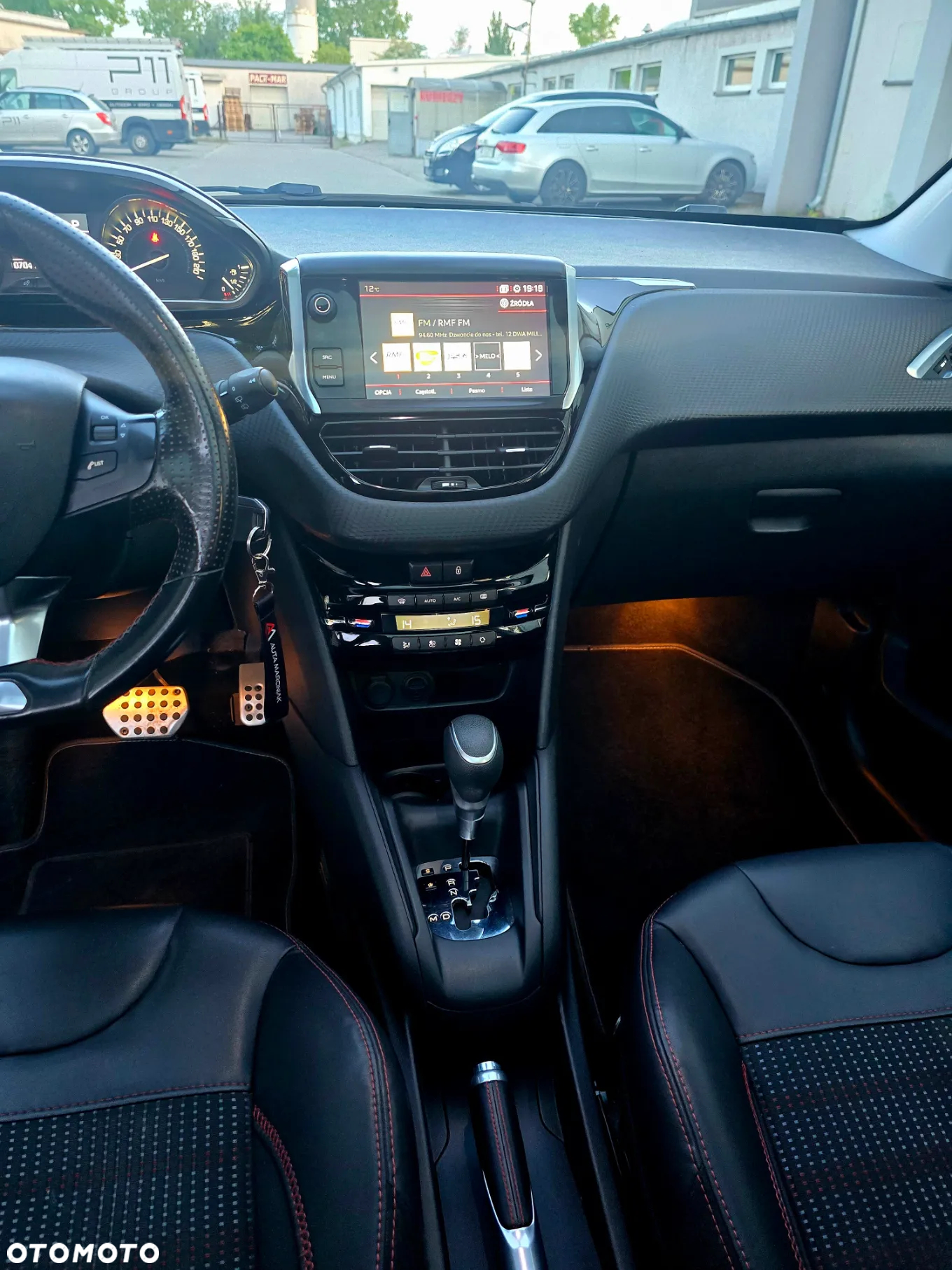 Peugeot 208 PureTech 110 Stop & Start EAT6 Allure - 12