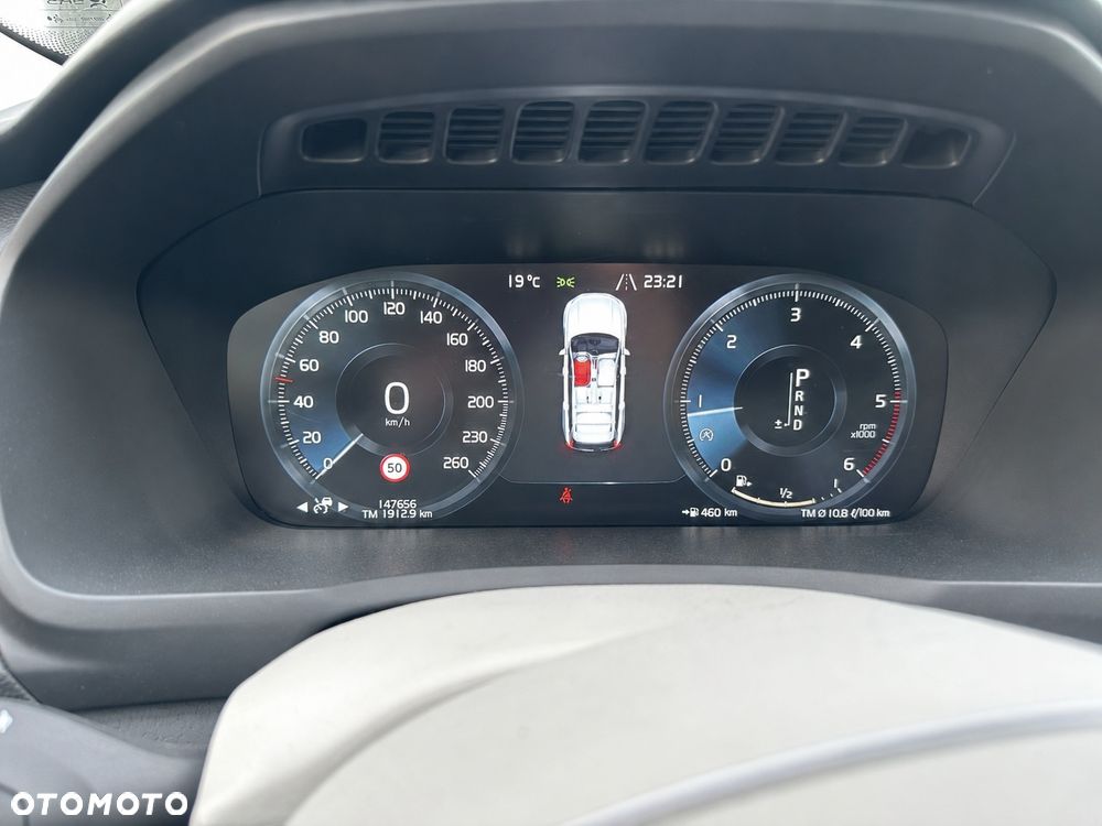 Volvo XC 90 D5 AWD Momentum - 8