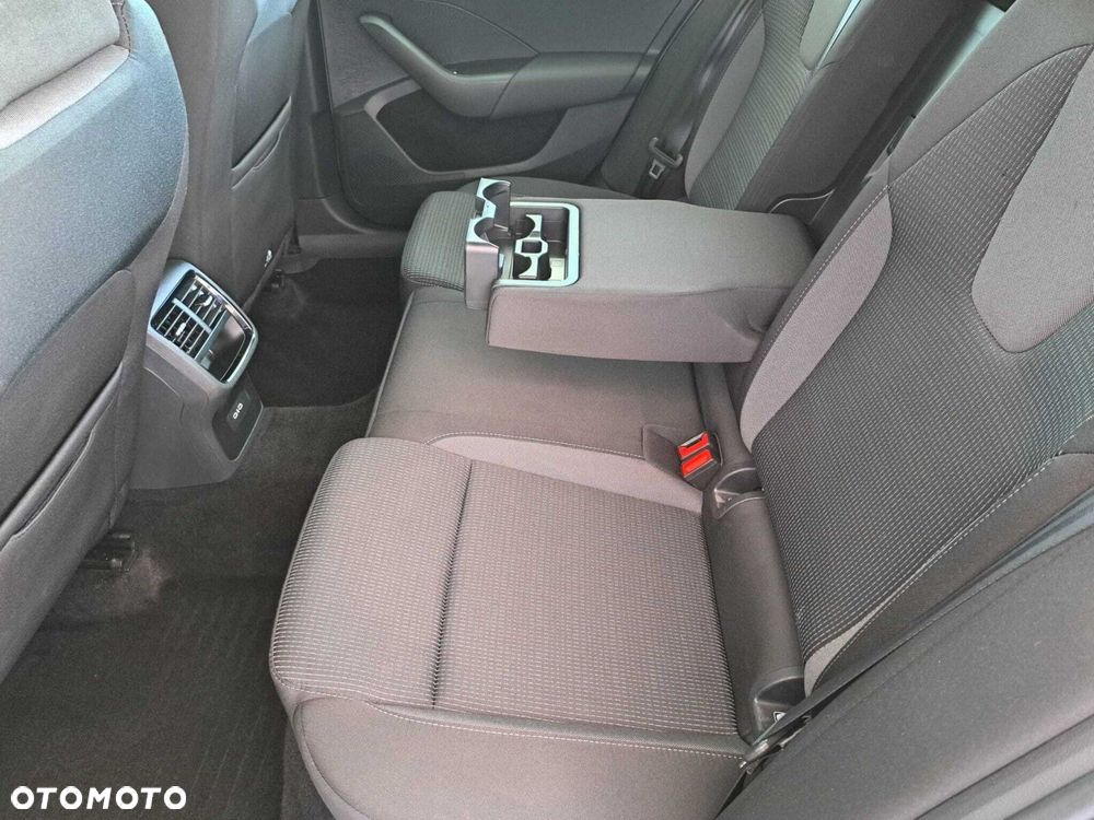 Skoda Octavia 1.5 TSI mHEV Selection DSG - 38