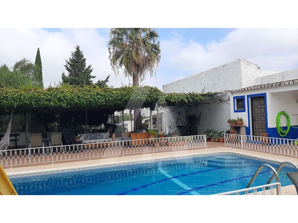 Moradia típica algarvia, com 5 quartos e piscina privada, no centro... - Grande imagem: 5/25