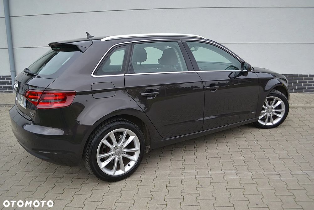Audi A3 Sportback 1.6 TDI Ambiente - 2