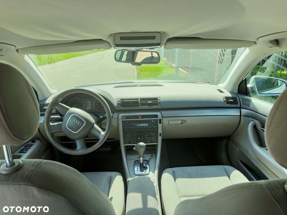 Audi A4 Limousine - 5