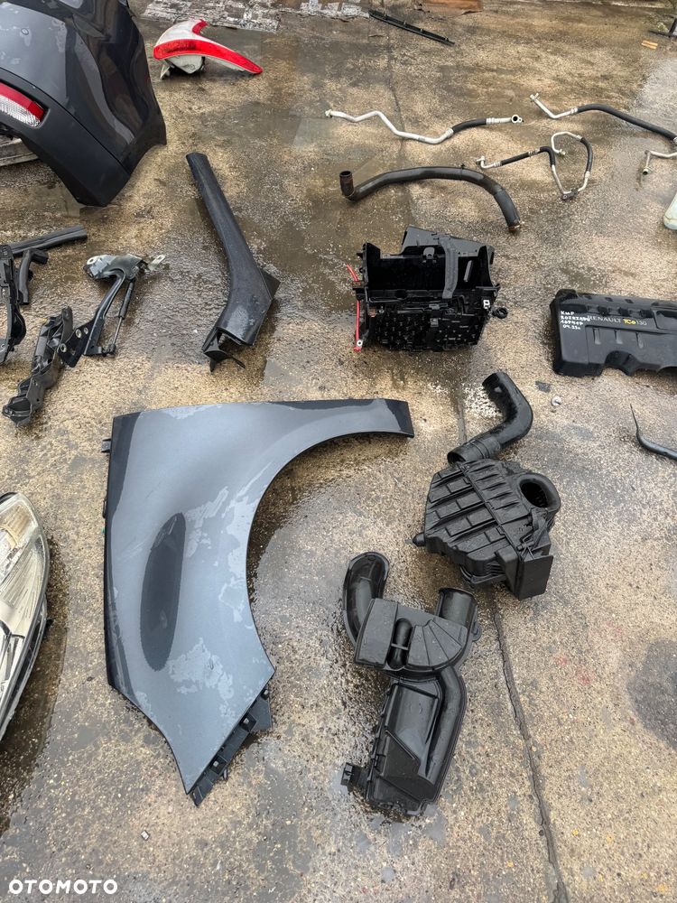 Renault grand scenic 3  grandscenic TEB66  / EA3 / Jz1V / TLALLE / SZHR / SAN513 // D22240 drzwi prawe lewe przednie tylne tył przód kompletny przód grand Scenic 3 szary ciemny drzwi prawe lewe lusterko składane zderzak tył tylni klapa bagażnika klapa tył lampy tył tylnie prawa lewa belka tylnia Podszybie kompletne osłoną słupka prawa lewa zawiasy maski prawy lewy wąż węże klimy podstawa akumulatora zbiorniczek spryskiwaczy filtr powietrza belka dolna przednia na dole zbiorniczek płynu chłodzącego  Lampa prawa lewa bixenon xenon 08120 /260100027r / 89902929  błotnik przód przedni prawy lewy maska pas przedni benzyna tce 130 benzyna zderzak przód przedni pdc 4 czujniki spryski Zenona komplet - 14