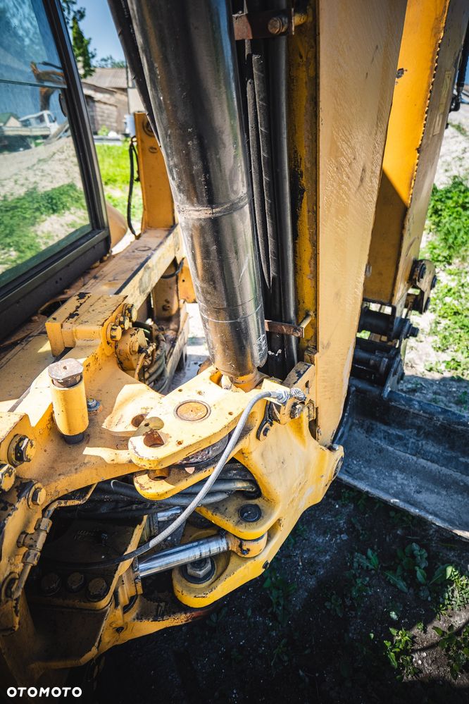 Caterpillar 422E - 3