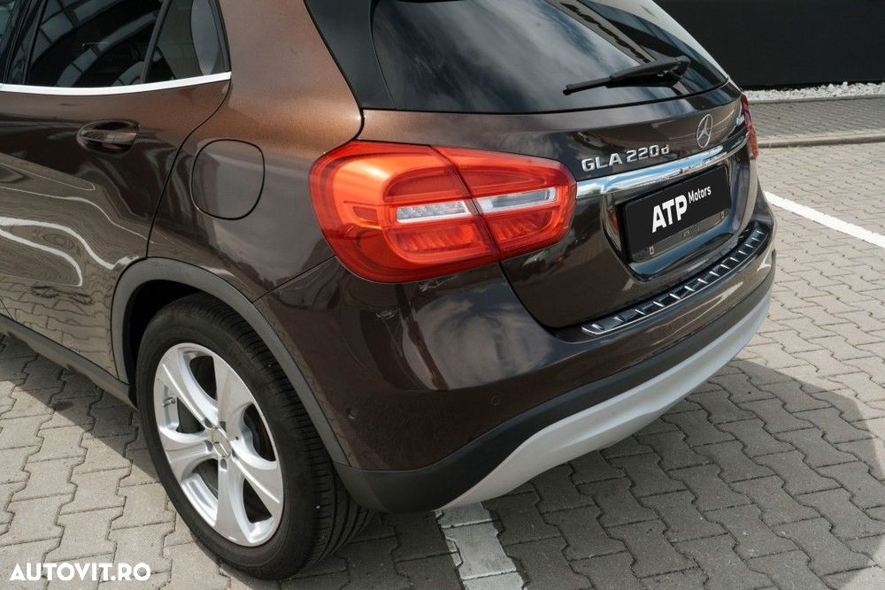 Mercedes-Benz GLA - 32